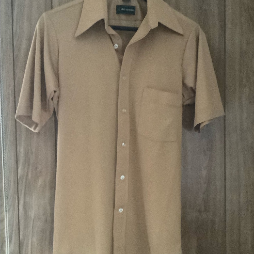 Retro 70’s Splendor by Van Heusen Short-Sleeve 100% Texturized Polyester Shirt